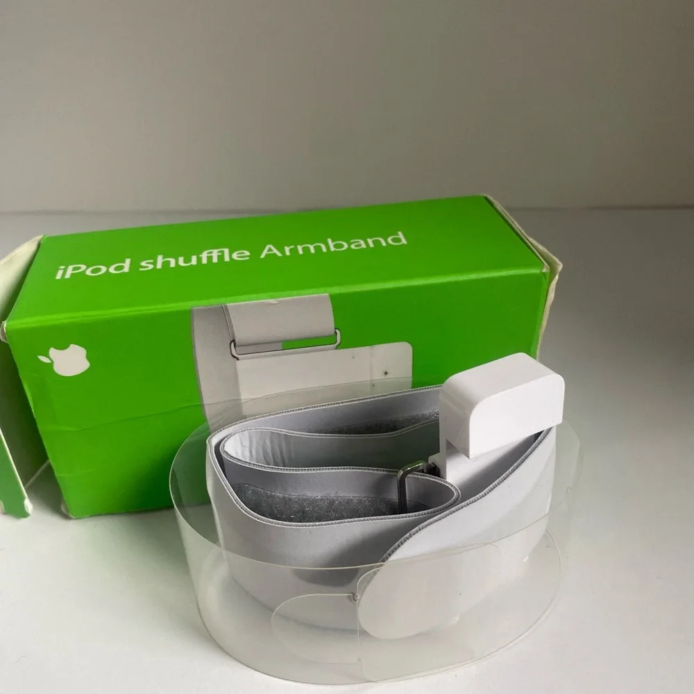 Apple White Armband with Green Box